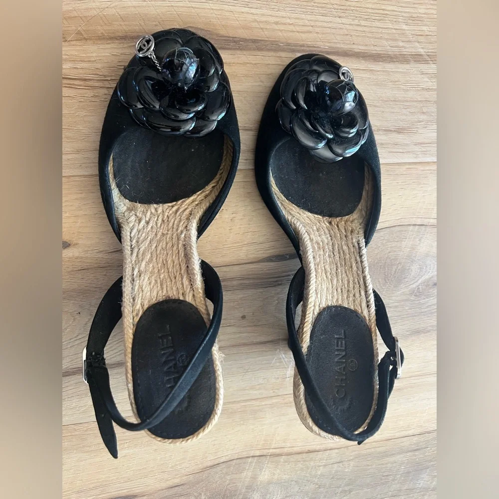 Chanel Black Slingback Sandals with Floral Accent - Picture 3 of 9
